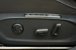 sininen Volkswagen ID.7 2026 kuva 12.