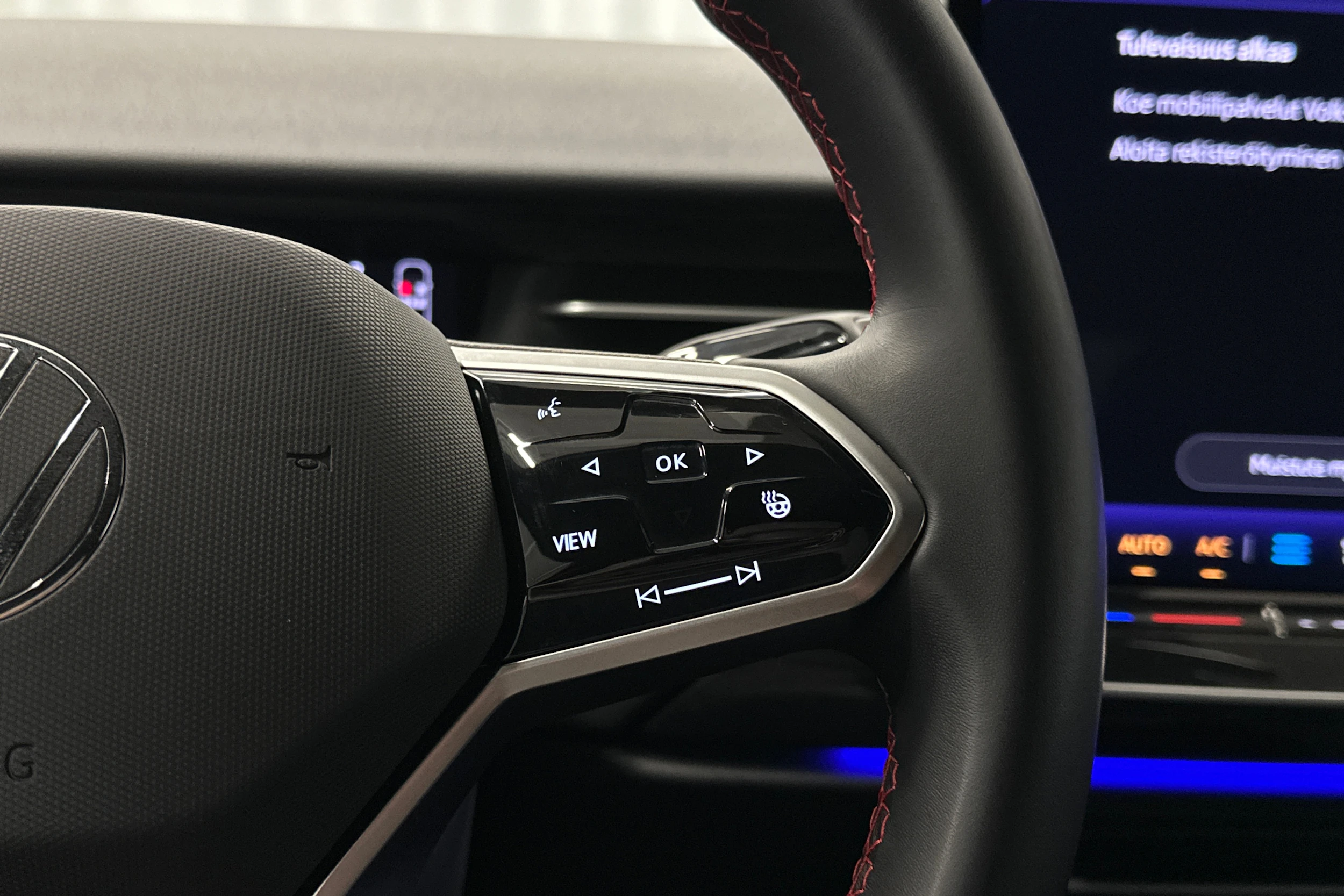 sininen Volkswagen ID.7 2025 kuva 12.