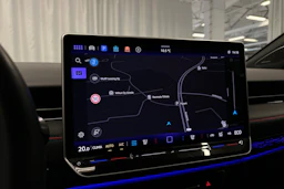 sininen Volkswagen ID.7 2025 kuva 14.