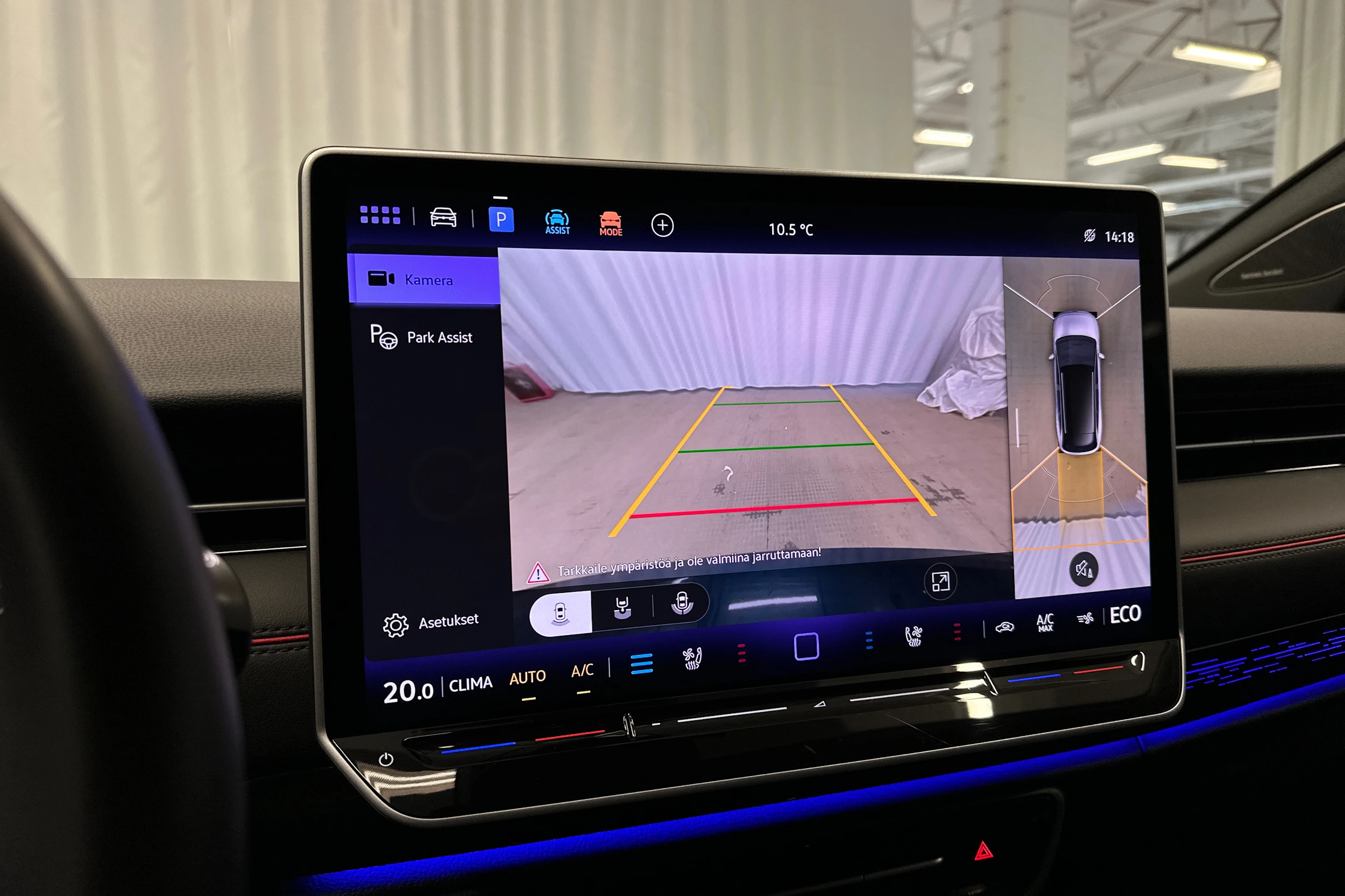 sininen Volkswagen ID.7 2025 kuva 15.