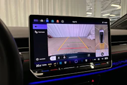 sininen Volkswagen ID.7 2025 kuva 15.