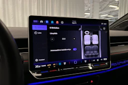 sininen Volkswagen ID.7 2025 kuva 18.