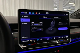 sininen Volkswagen ID.7 2025 kuva 22.