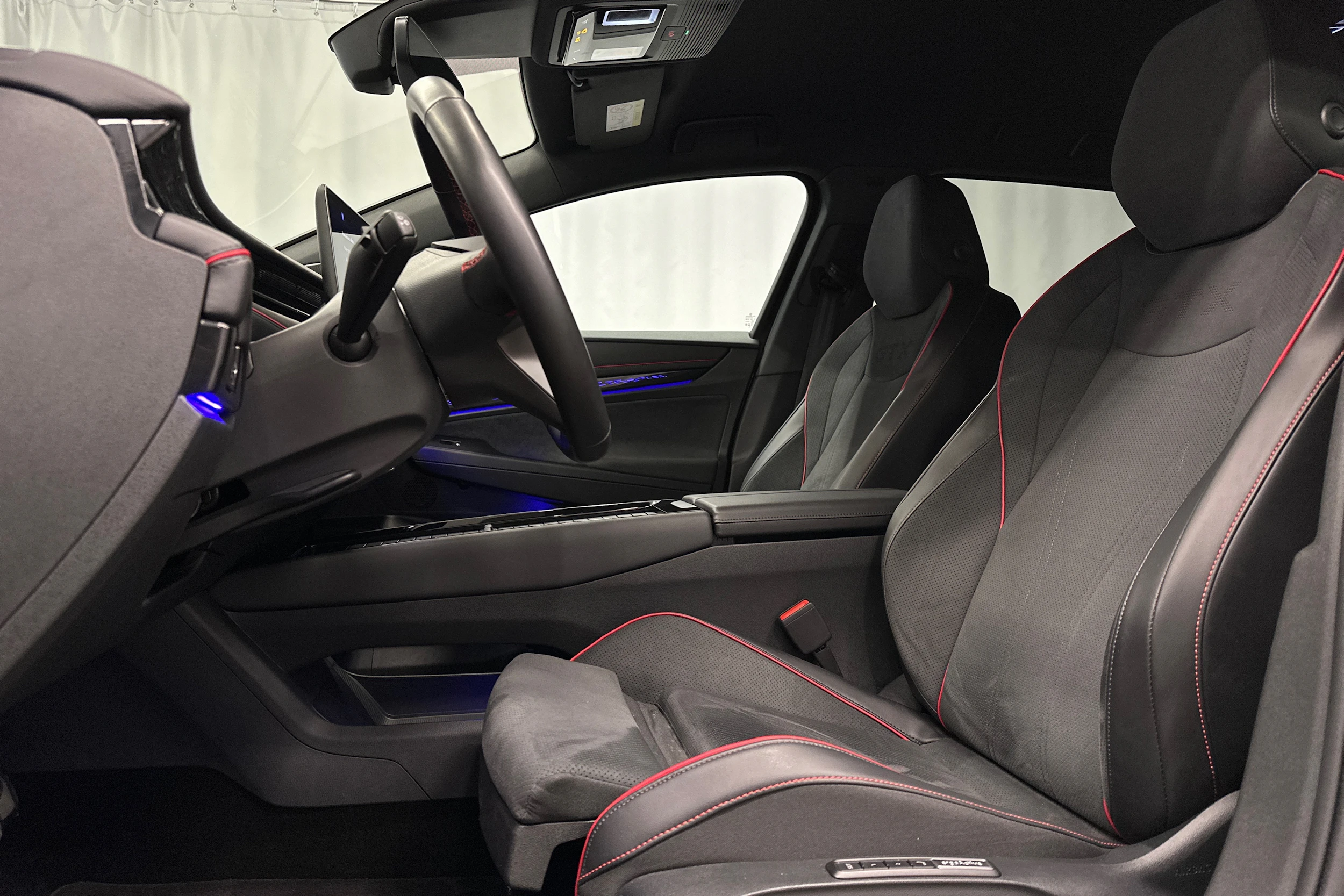 sininen Volkswagen ID.7 2025 kuva 25.