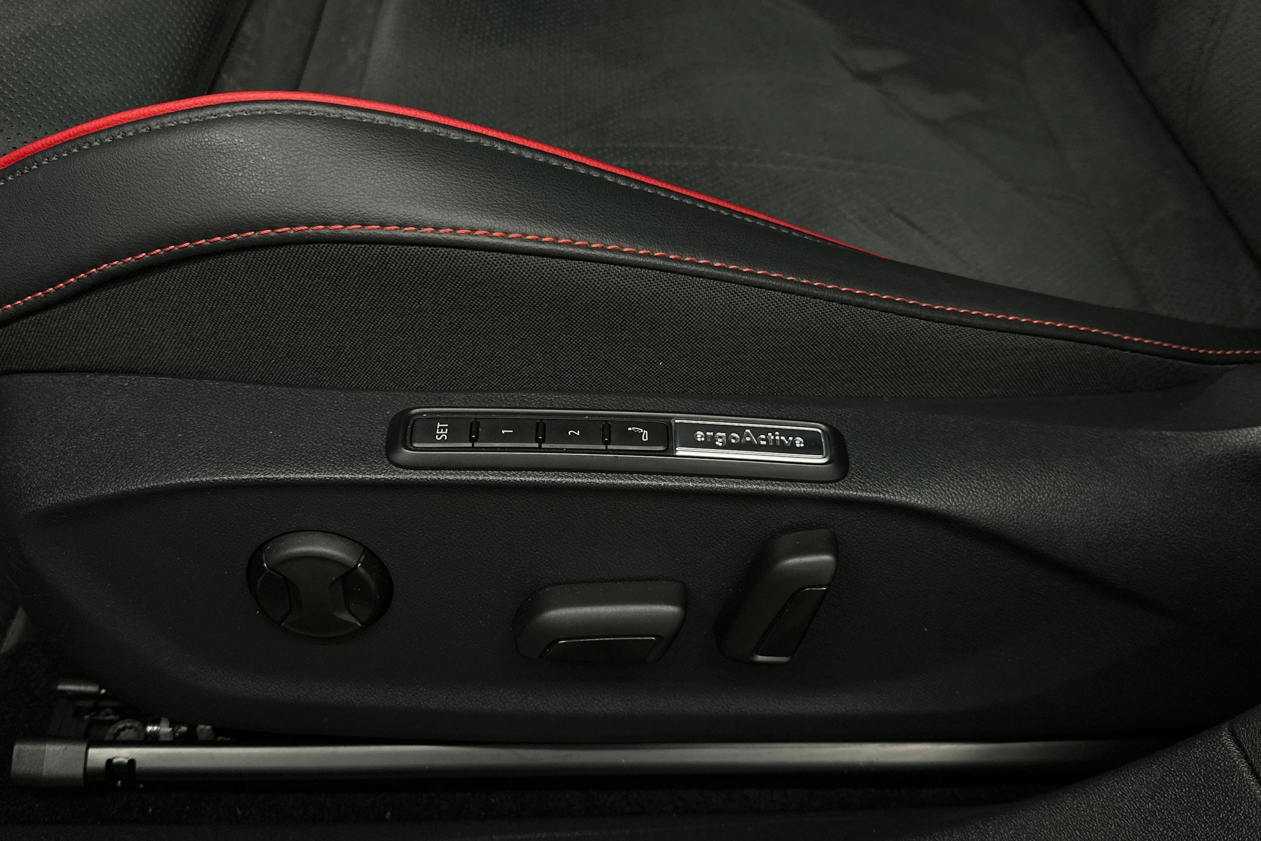 sininen Volkswagen ID.7 2025 kuva 26.