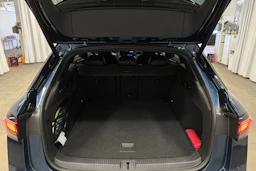 sininen Volkswagen ID.7 2025 kuva 28.