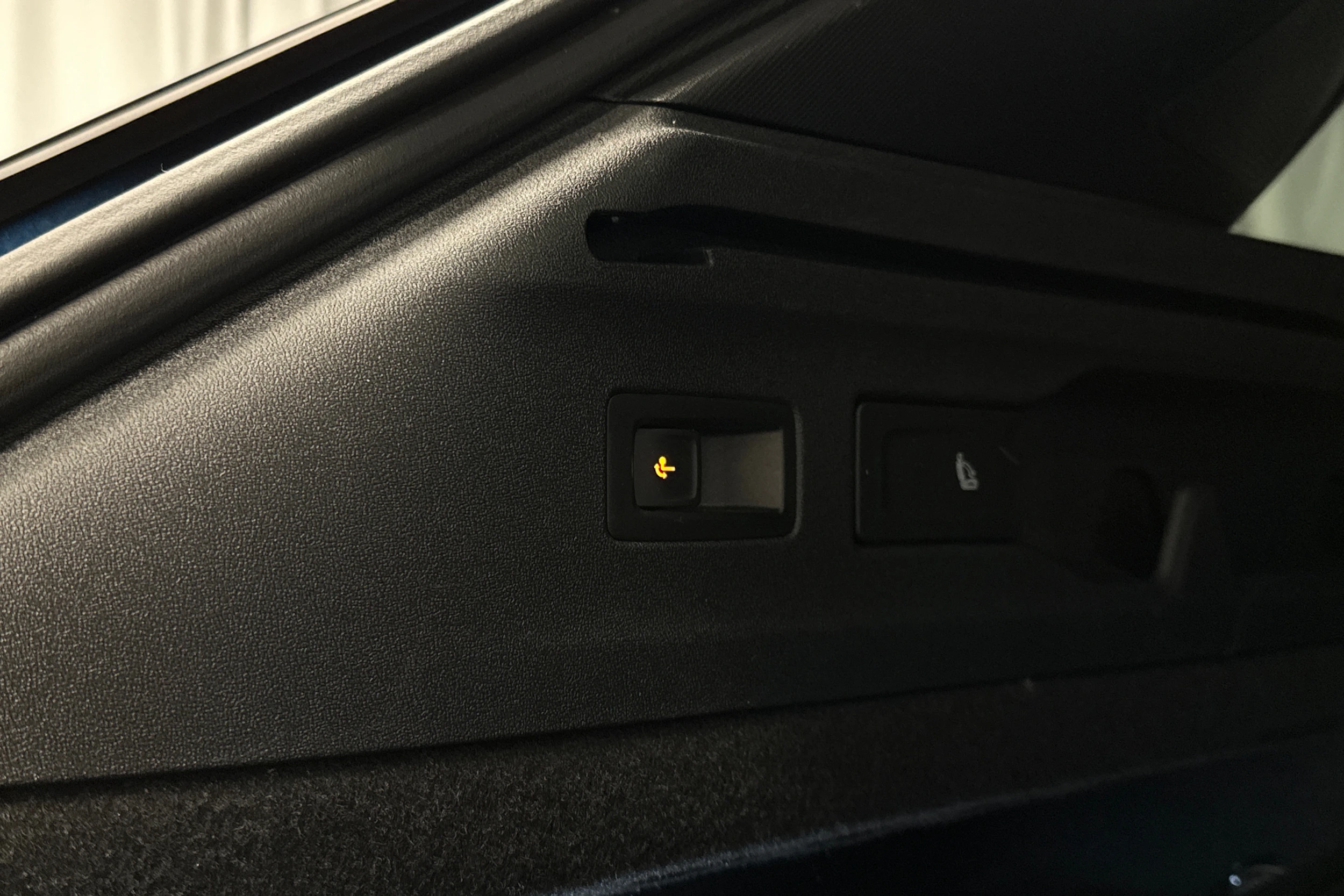 sininen Volkswagen ID.7 2025 kuva 30.