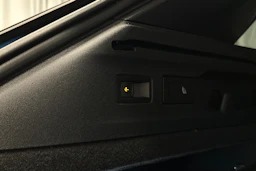 sininen Volkswagen ID.7 2025 kuva 30.