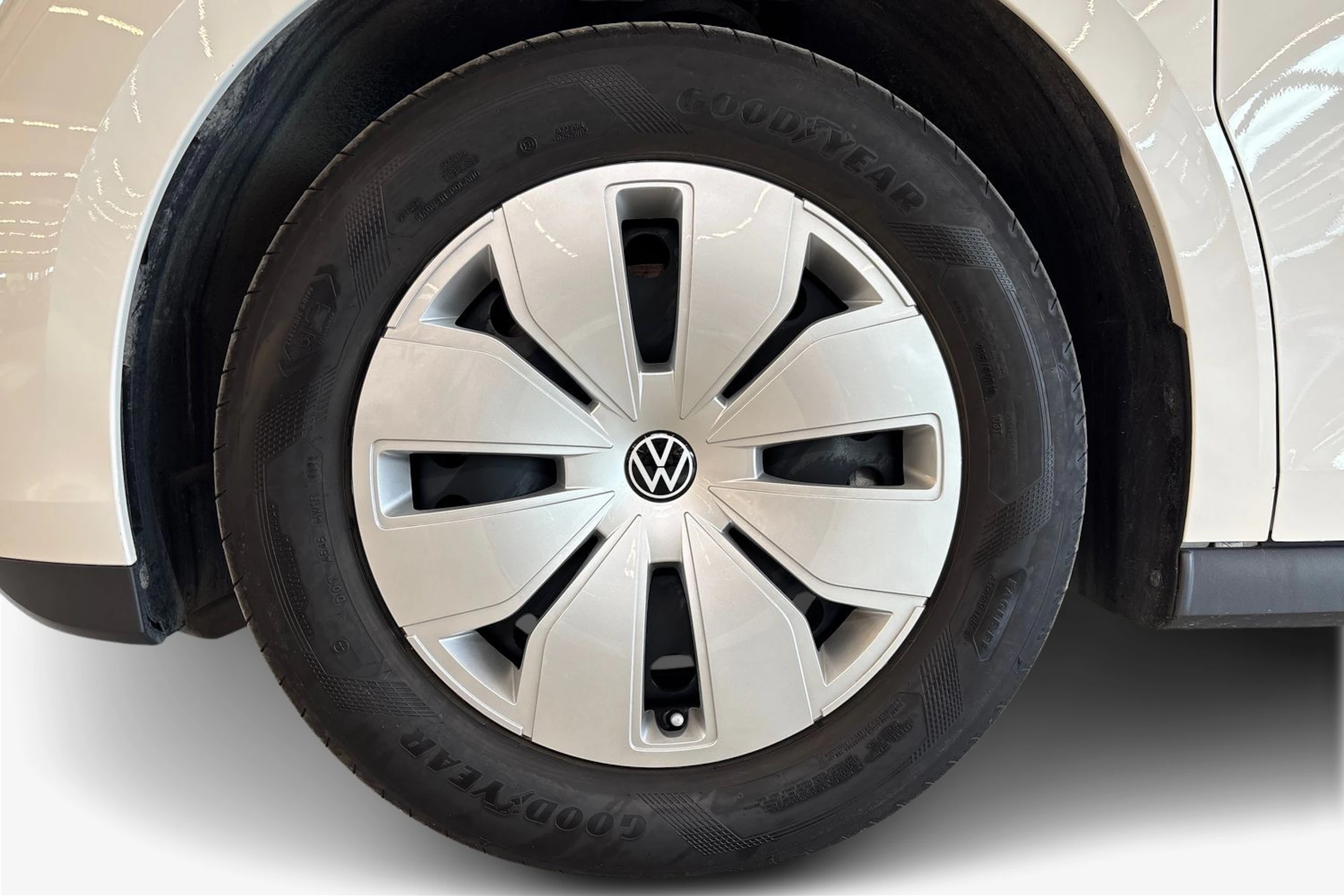Valkoinen Volkswagen ID. Buzz Cargo 2023 kuva 12.