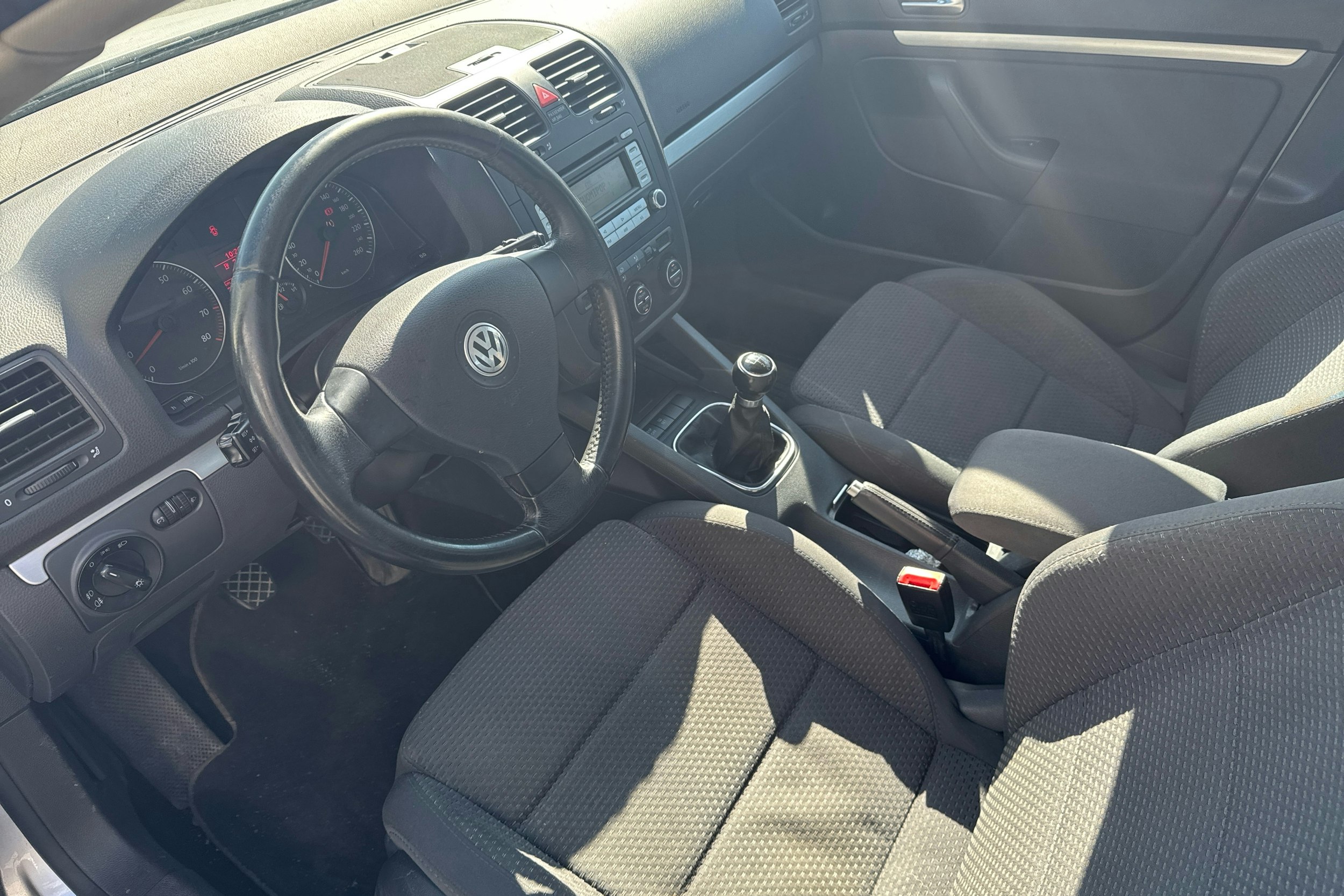 harmaa Volkswagen Jetta 2007 kuva 3.
