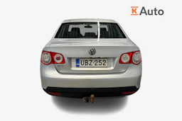 harmaa Volkswagen Jetta 2007 kuva 3.
