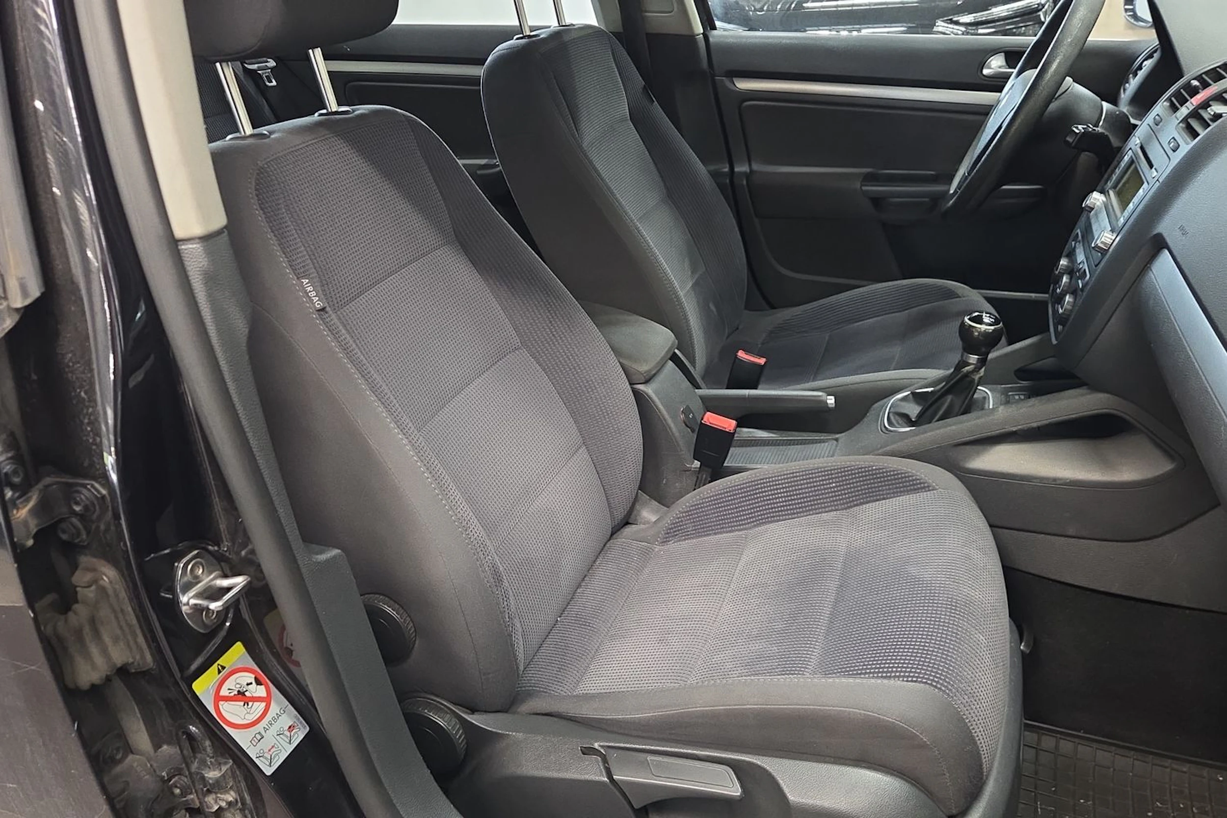 musta Volkswagen Jetta 2007 kuva 18.
