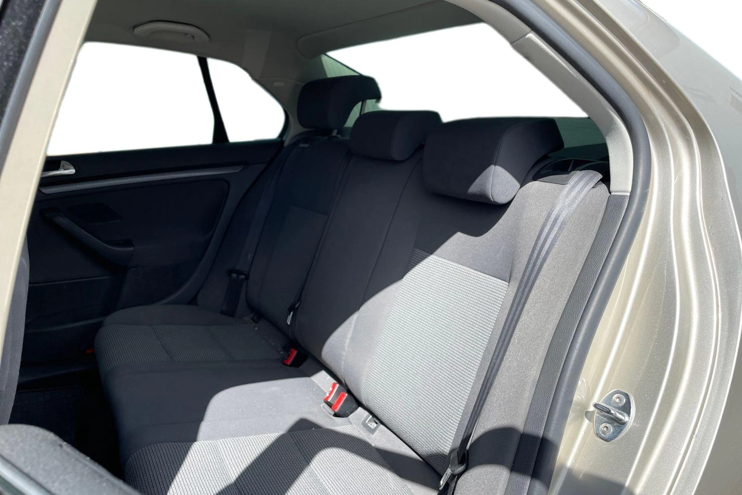 Ruskea (beige) Volkswagen JETTA 2008 kuva 8.