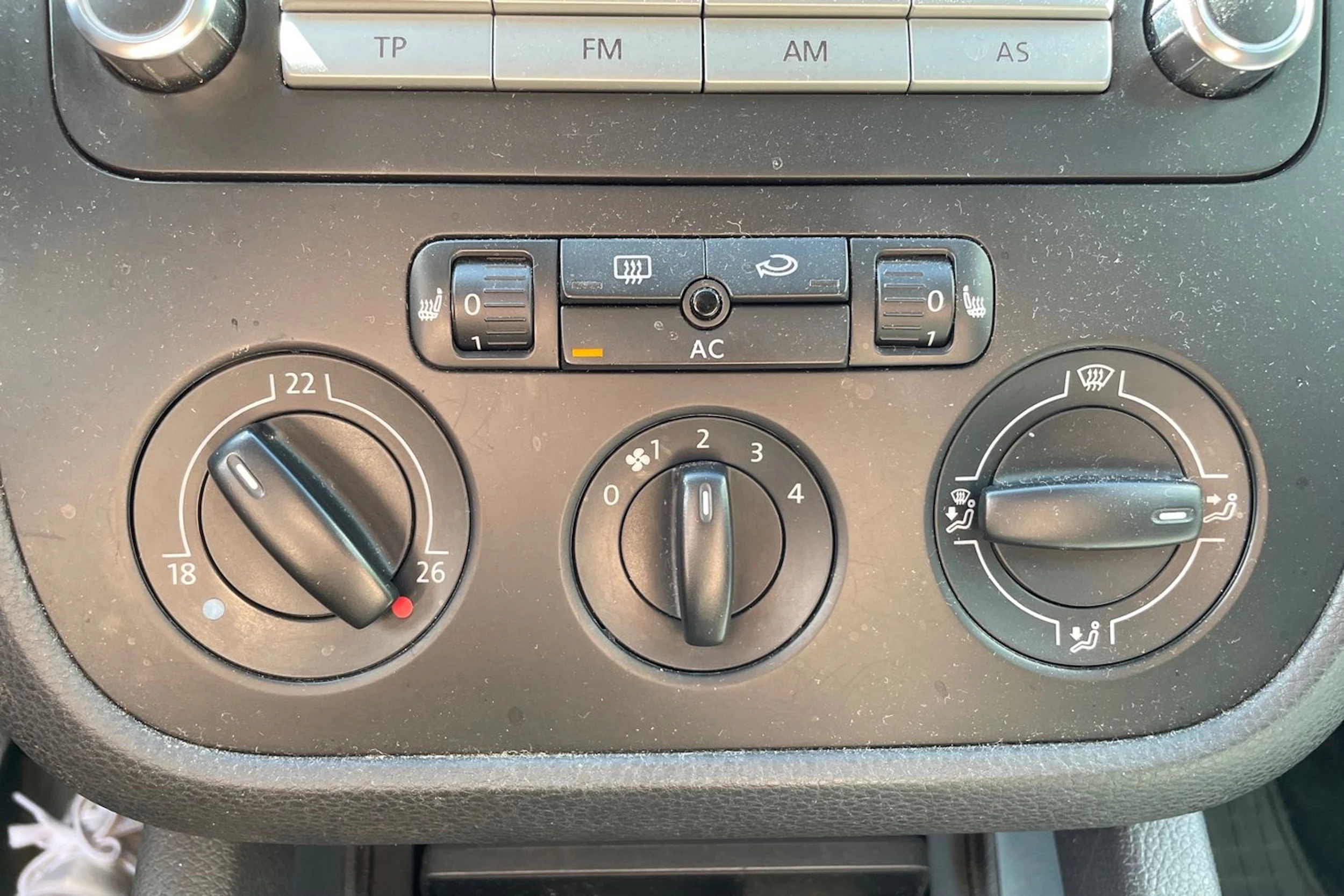 Ruskea (beige) Volkswagen JETTA 2008 kuva 19.
