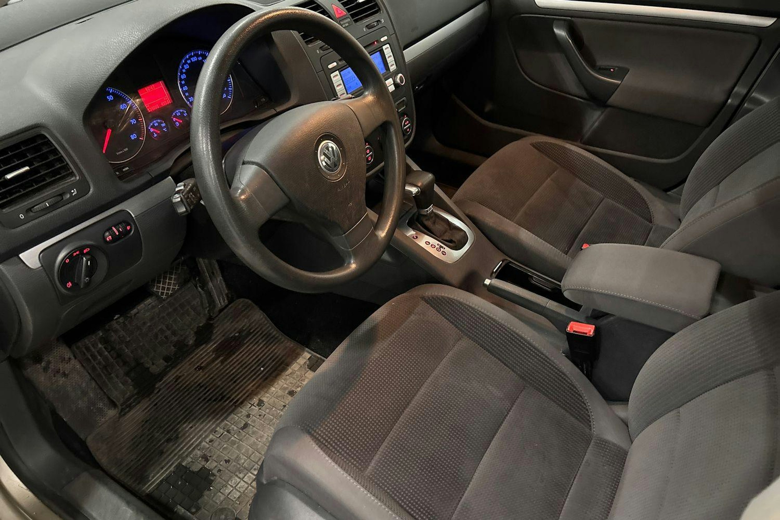 ruskea (beige) Volkswagen Jetta 2008 kuva 3.