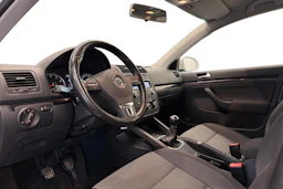 valkoinen Volkswagen Jetta 2010 kuva 6.