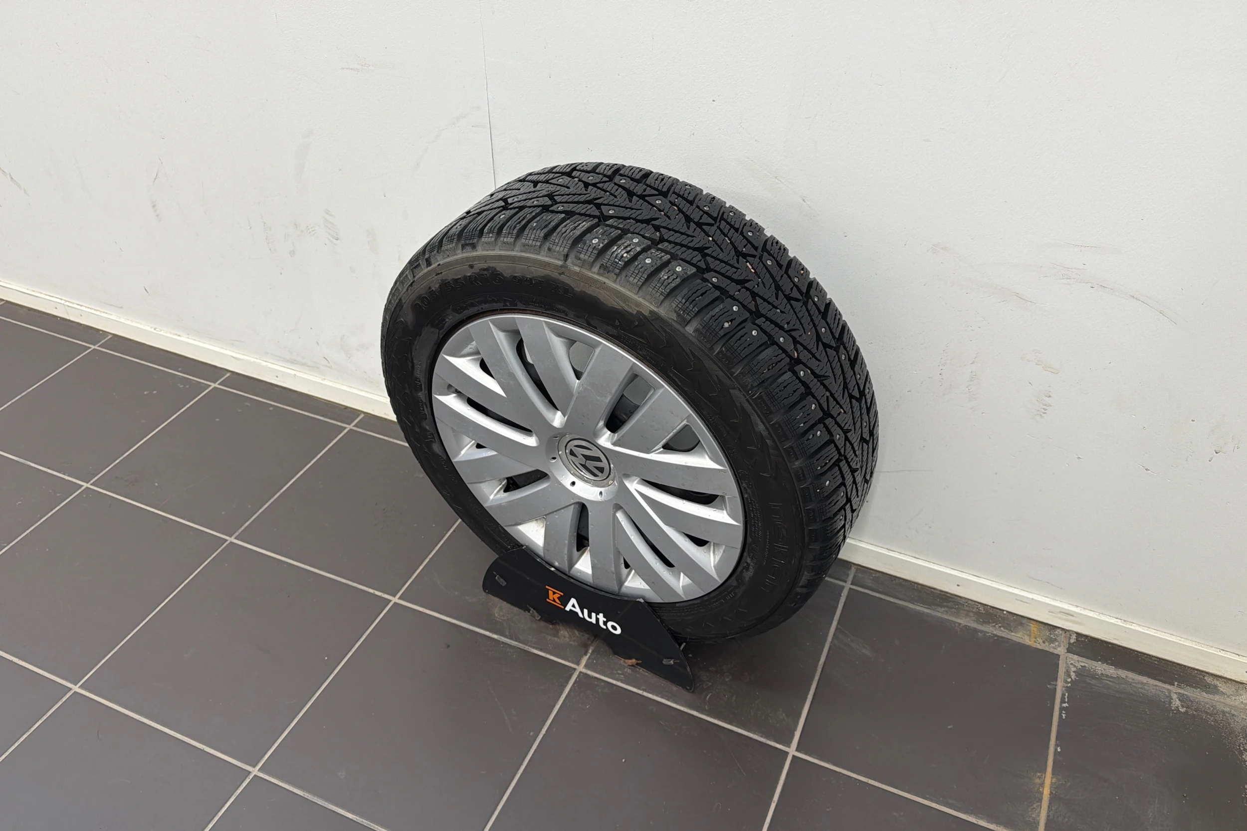 valkoinen Volkswagen Jetta 2010 kuva 10.