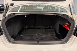 valkoinen Volkswagen Jetta 2010 kuva 11.