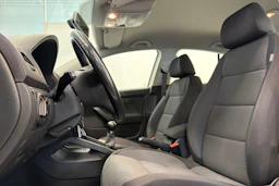 valkoinen Volkswagen Jetta 2010 kuva 12.