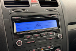 valkoinen Volkswagen Jetta 2010 kuva 23.