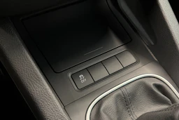 valkoinen Volkswagen Jetta 2010 kuva 24.