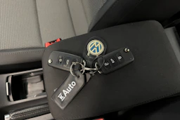 valkoinen Volkswagen Jetta 2010 kuva 25.