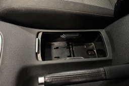 punainen Volkswagen Jetta 2010 kuva 19.