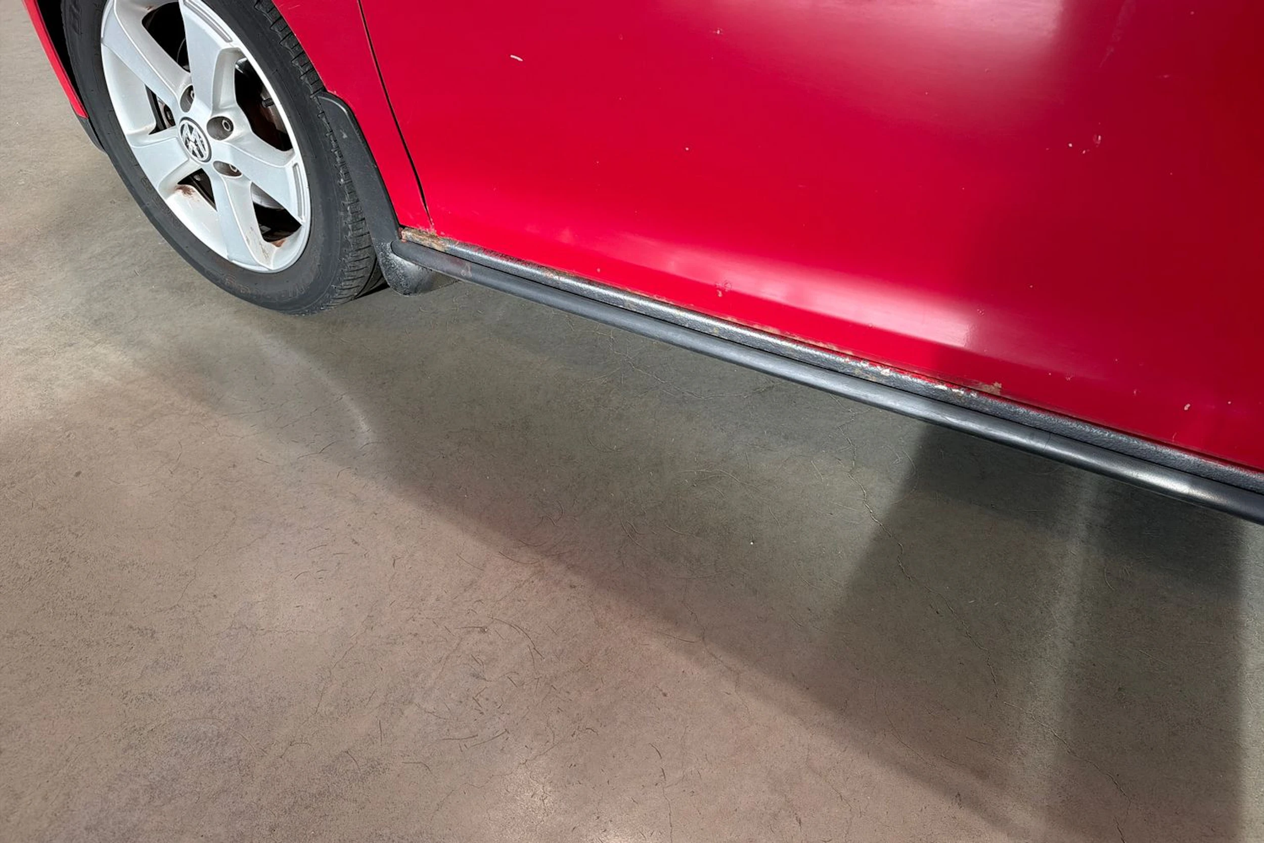 punainen Volkswagen Jetta 2010 kuva 29.