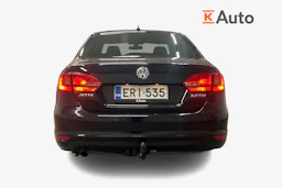 musta Volkswagen Jetta 2011 kuva 4.