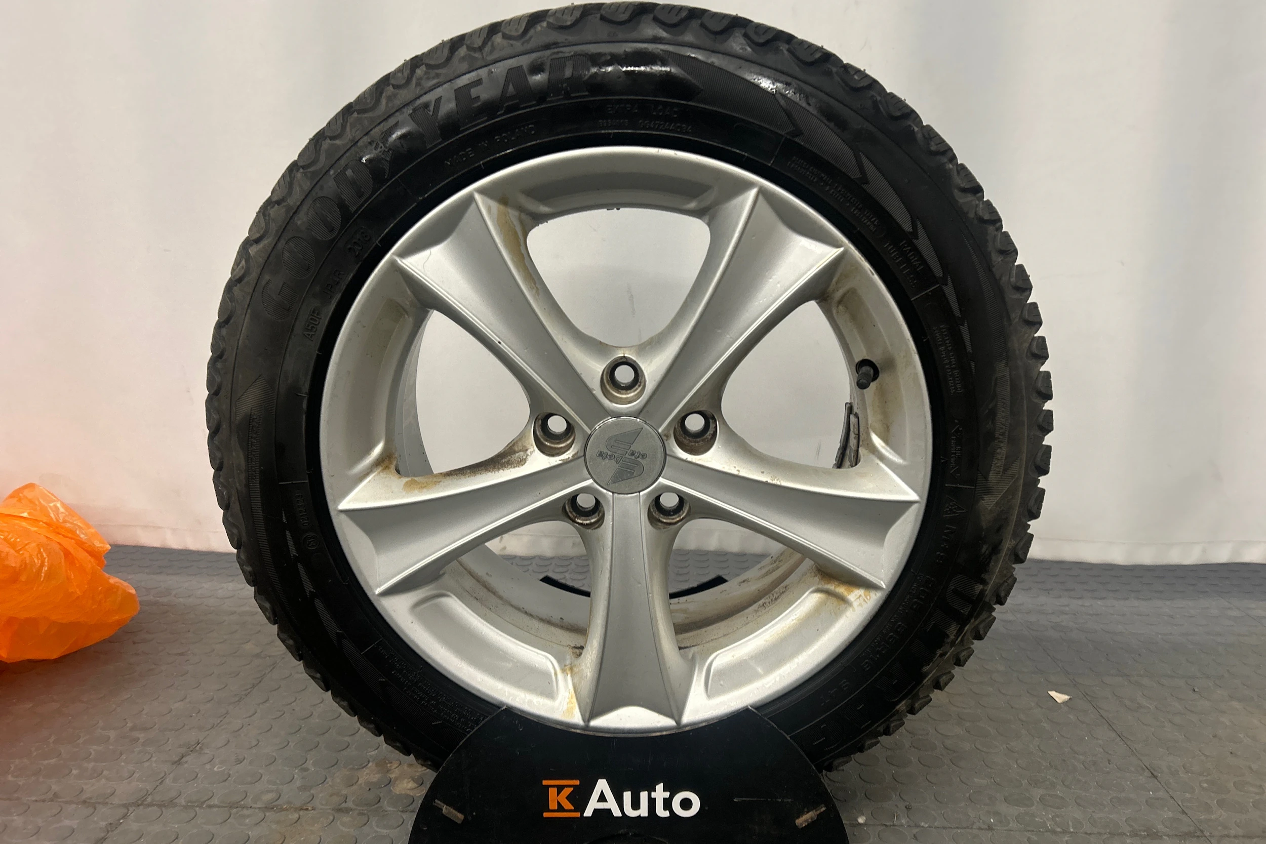 musta Volkswagen Jetta 2011 kuva 13.