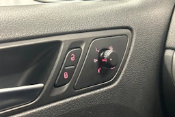 musta Volkswagen Jetta 2011 kuva 19.