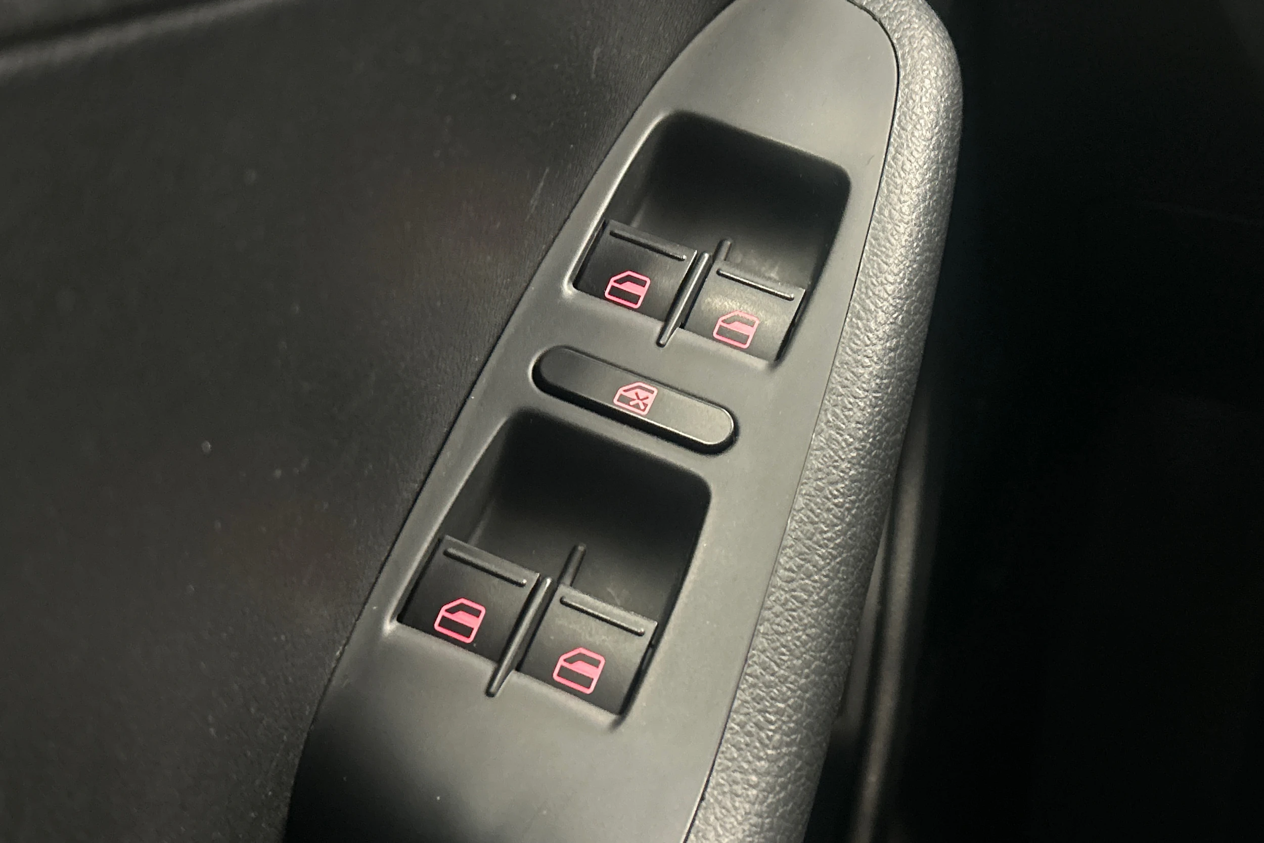 musta Volkswagen Jetta 2011 kuva 20.