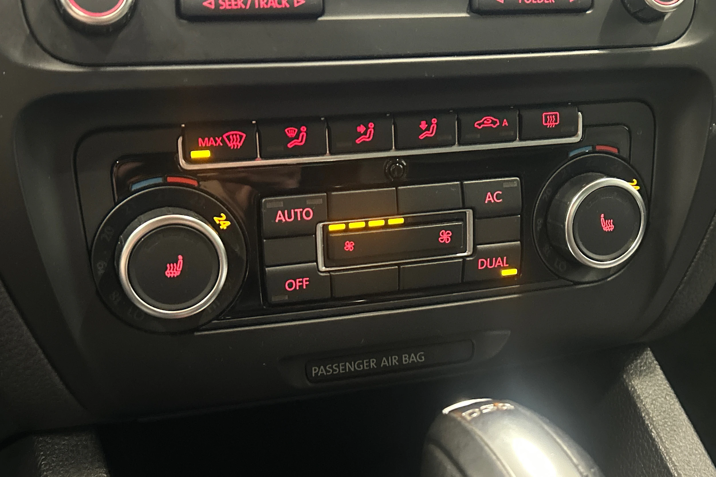 musta Volkswagen Jetta 2011 kuva 23.