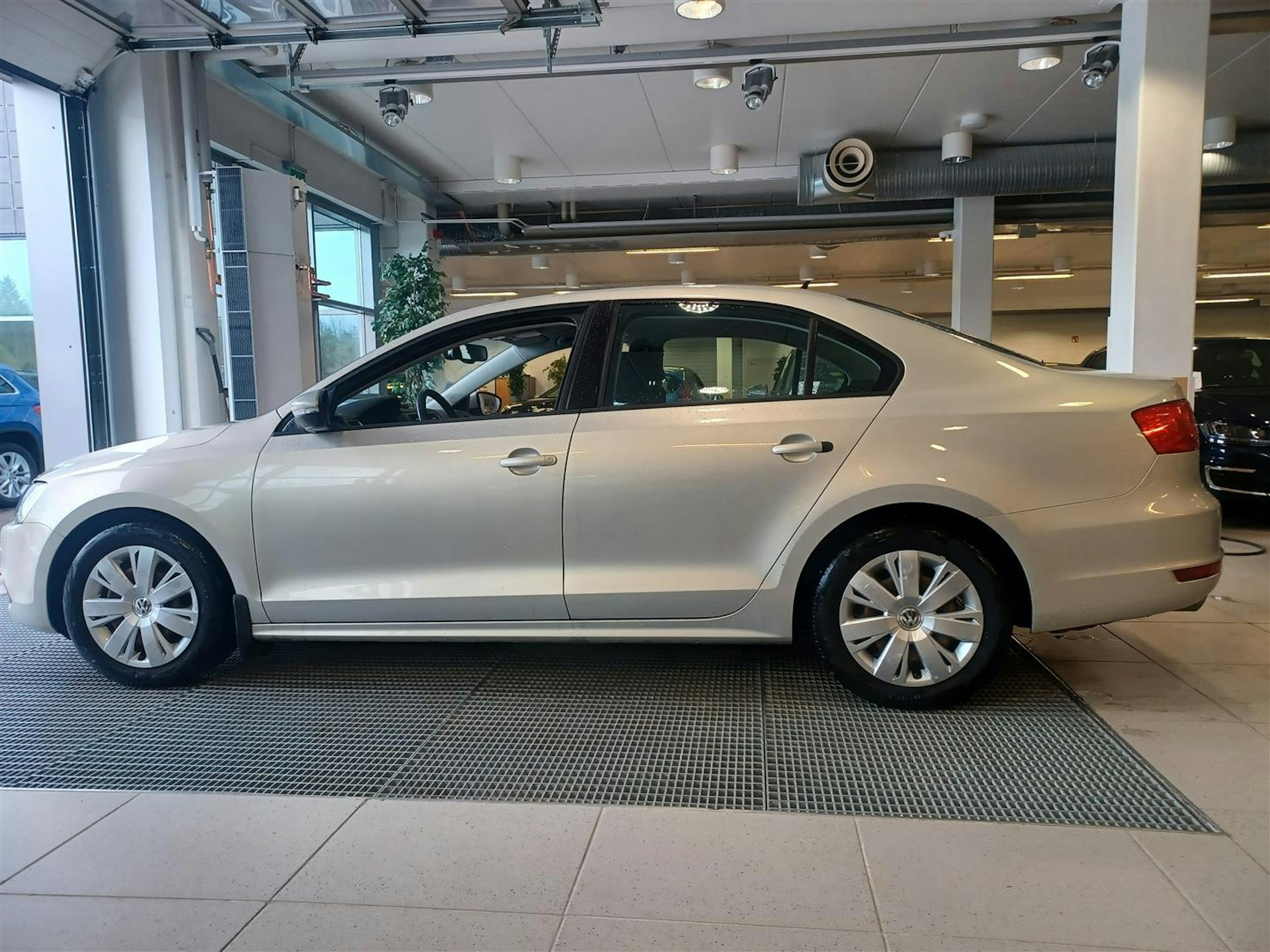 Hopea Volkswagen JETTA 2011 kuva 5.