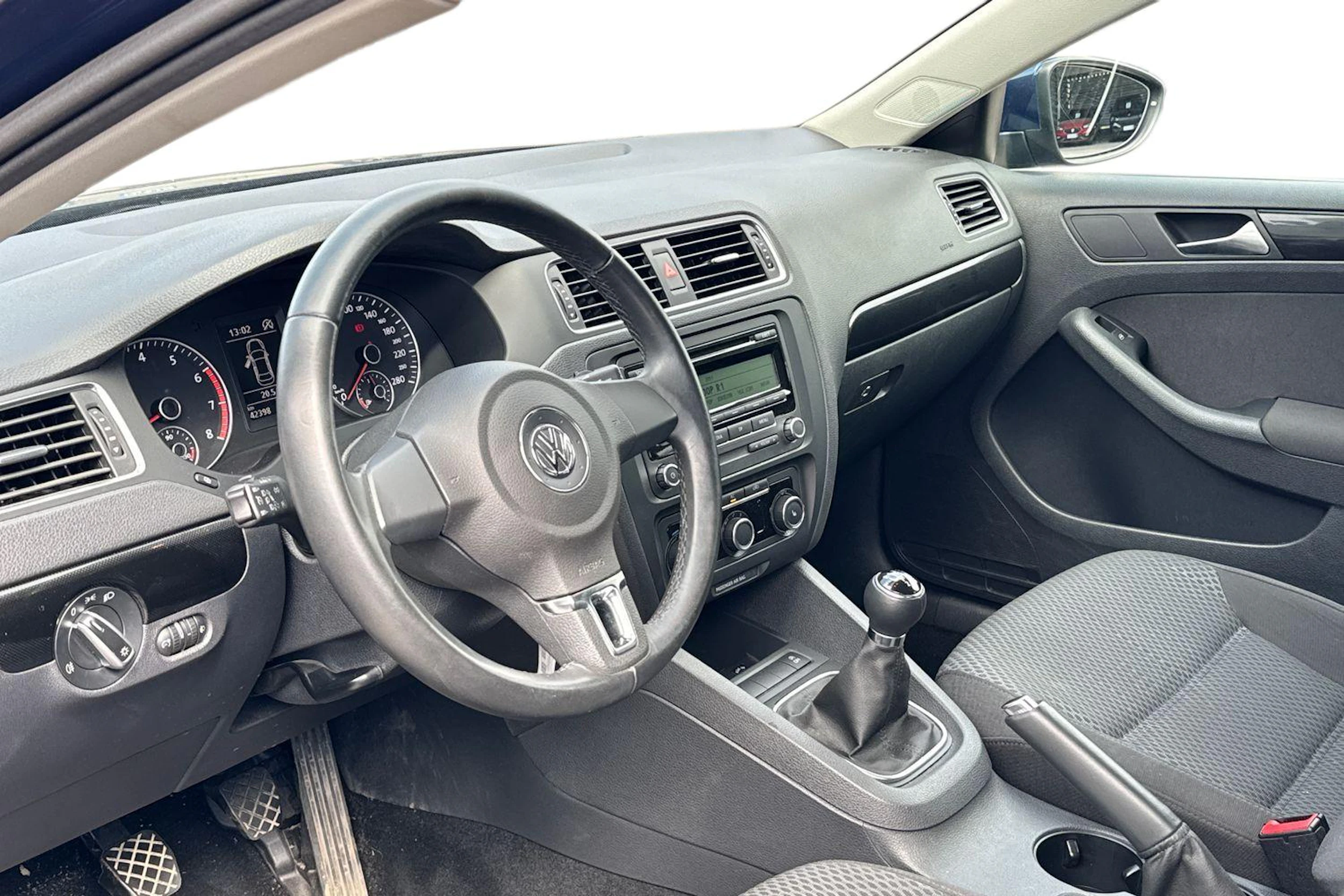 sininen Volkswagen Jetta 2011 kuva 3.