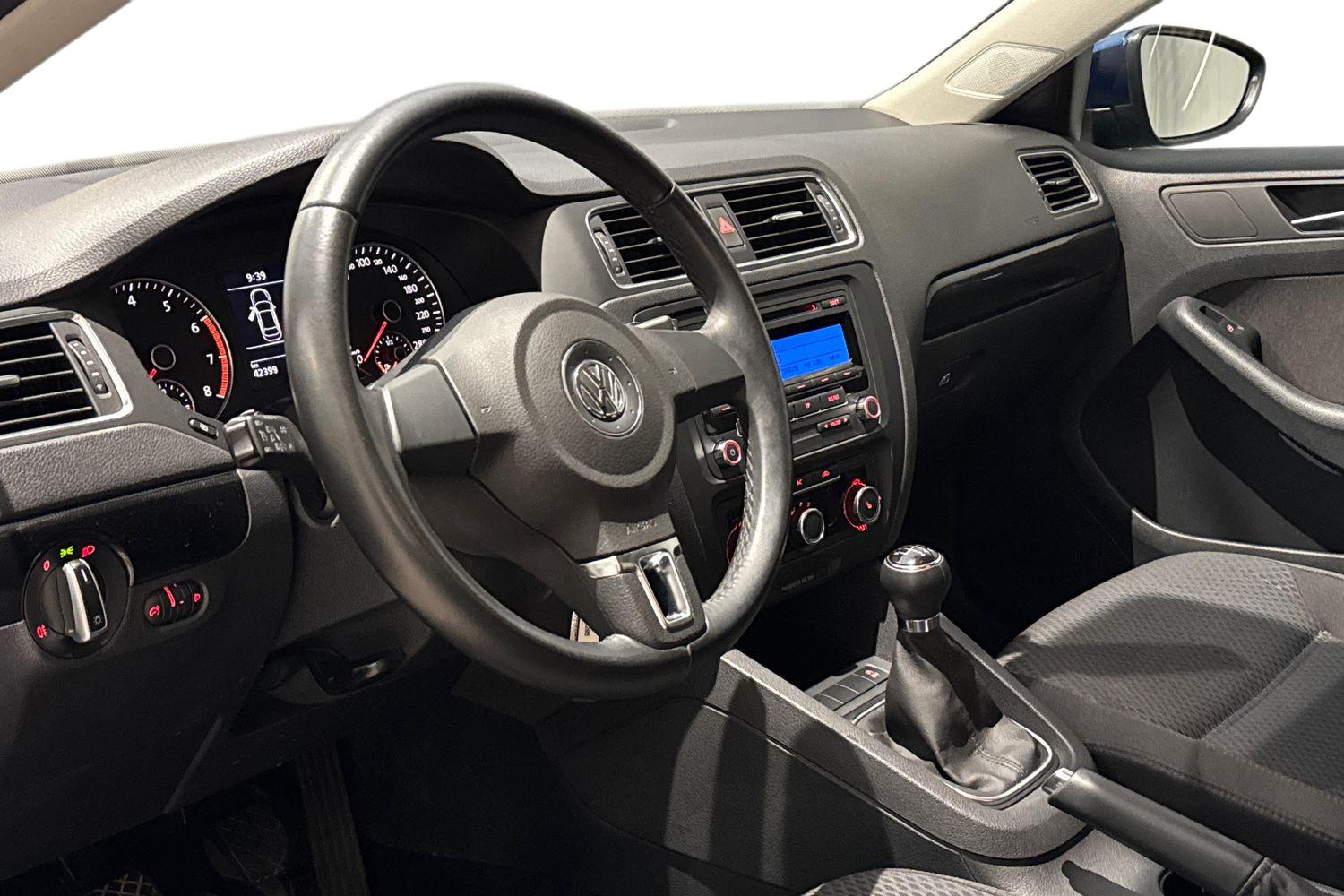 Volkswagen Jetta 2011, photo 6/16