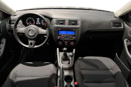 sininen Volkswagen Jetta 2011 kuva 7.