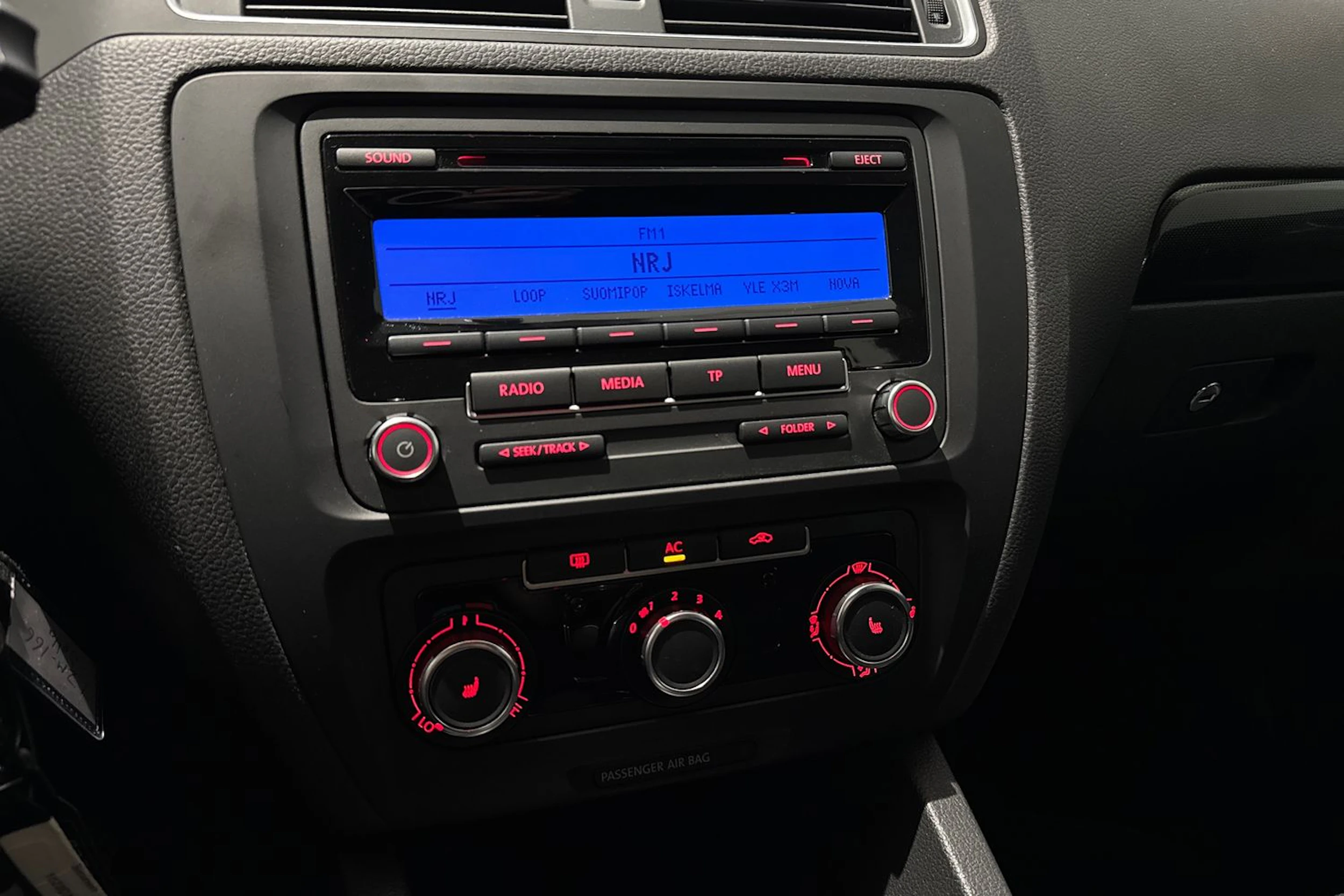 sininen Volkswagen Jetta 2011 kuva 15.