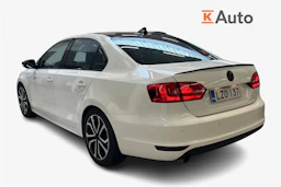 valkoinen Volkswagen Jetta 2011 kuva 2.