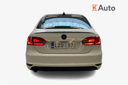 valkoinen Volkswagen Jetta 2011 kuva 3.