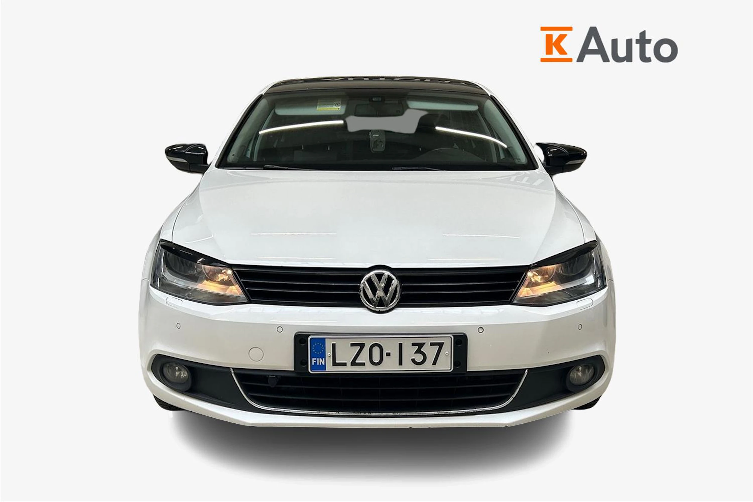valkoinen Volkswagen Jetta 2011 kuva 4.