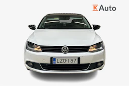 valkoinen Volkswagen Jetta 2011 kuva 4.