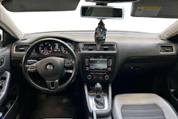 valkoinen Volkswagen Jetta 2011 kuva 7.