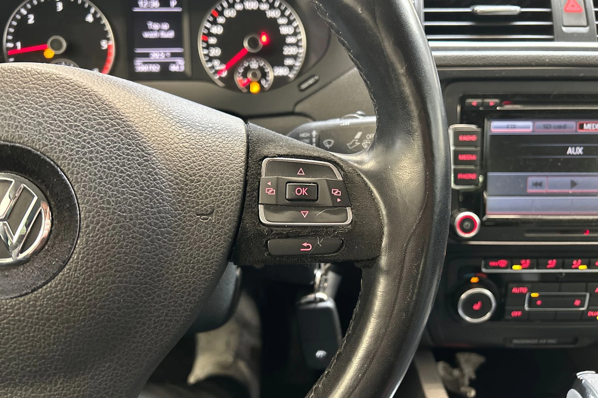 valkoinen Volkswagen Jetta 2011 kuva 12.