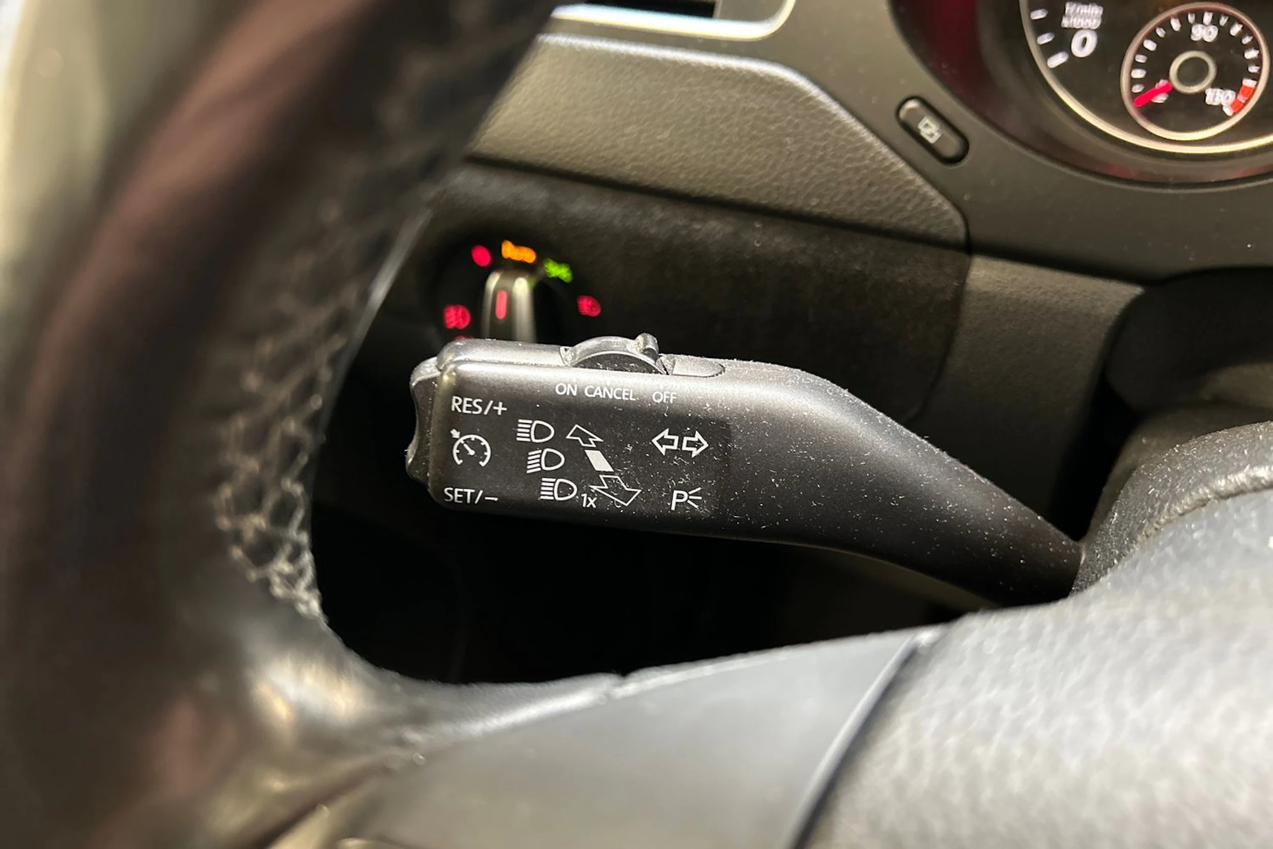 valkoinen Volkswagen Jetta 2011 kuva 14.