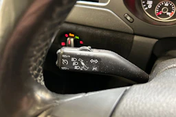 valkoinen Volkswagen Jetta 2011 kuva 14.