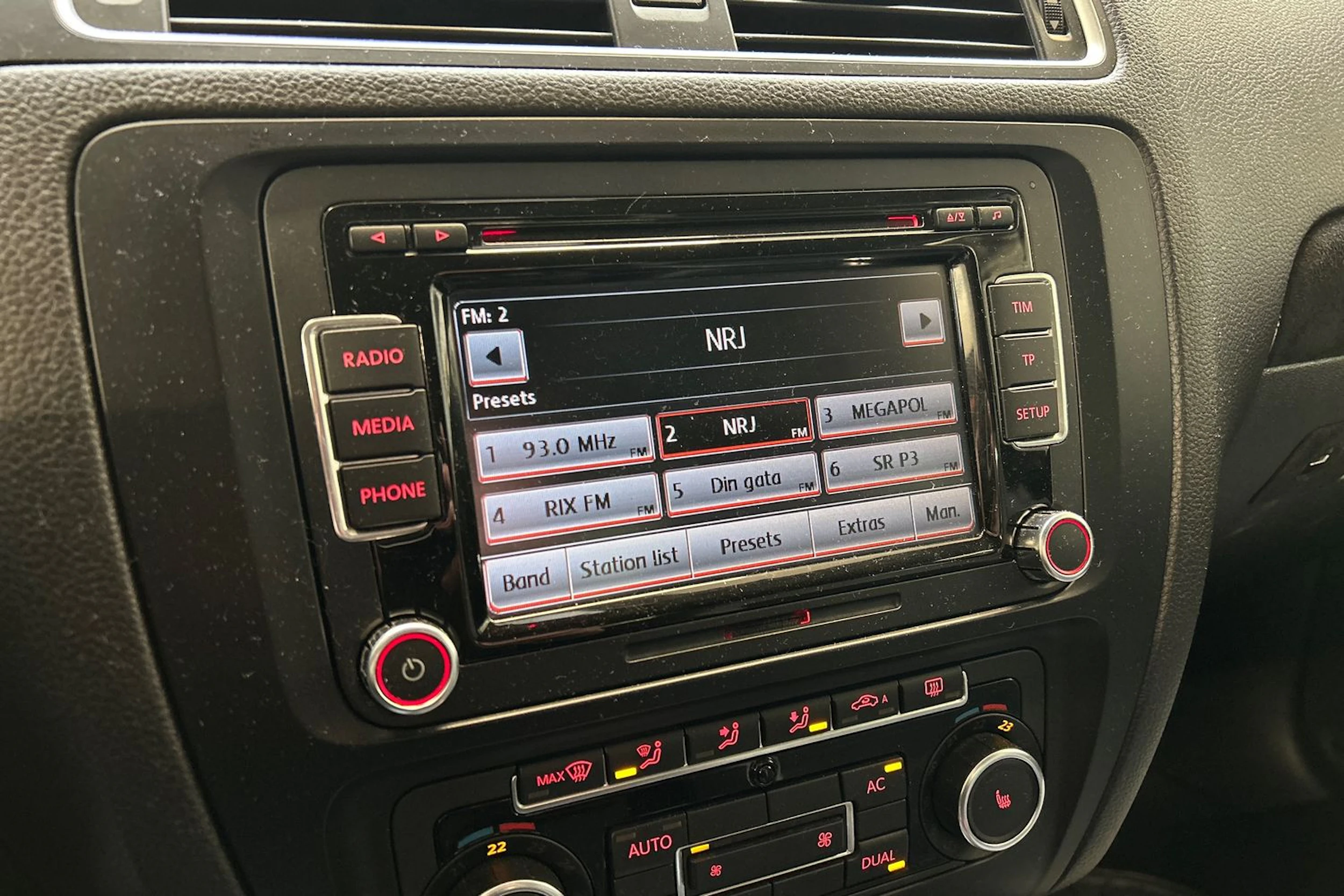 valkoinen Volkswagen Jetta 2011 kuva 15.