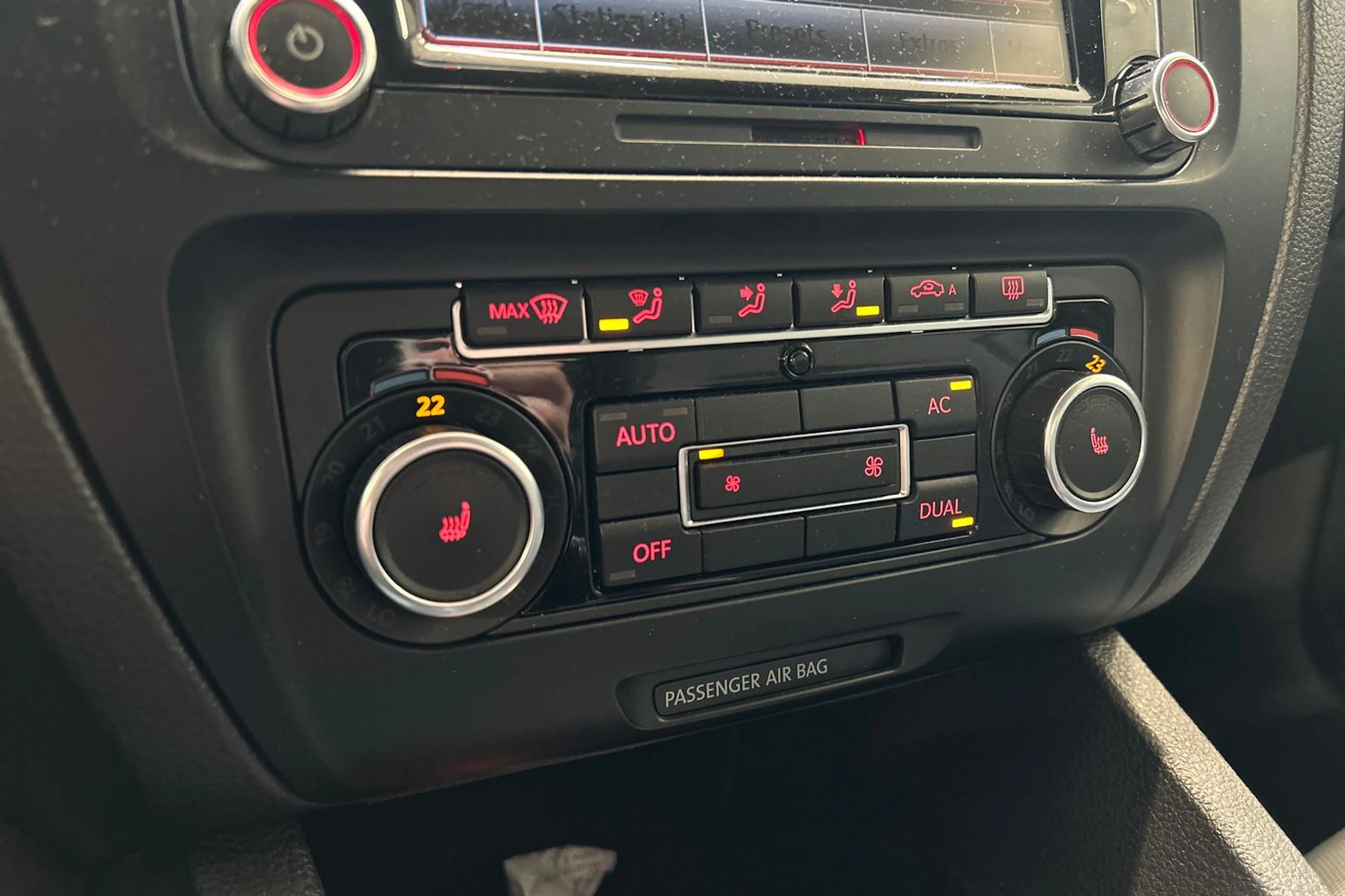 valkoinen Volkswagen Jetta 2011 kuva 16.