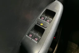 valkoinen Volkswagen Jetta 2011 kuva 19.