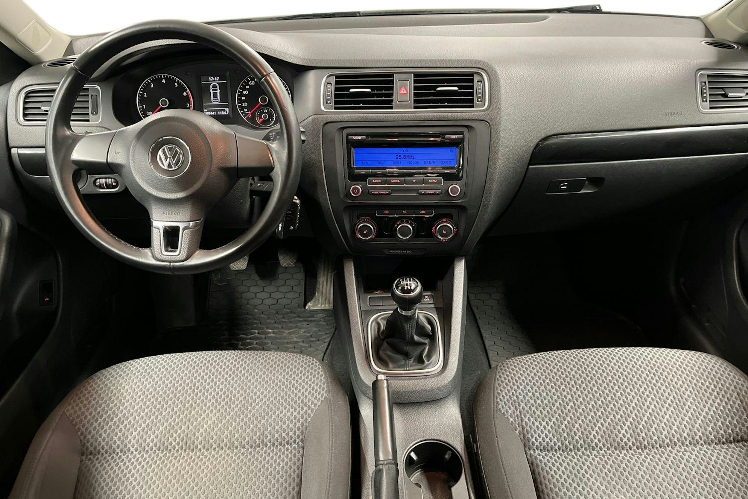 Harmaa Volkswagen JETTA 2011 kuva 9.